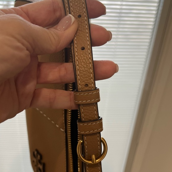 Like new Tory Burch small shoulder bag - Picture 3 of 5